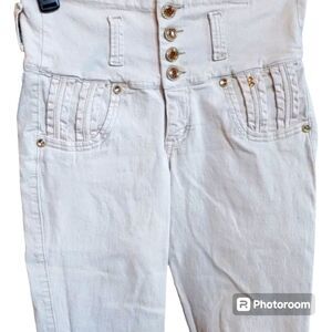 COKETTE🌹Capri's White🌹Slimming Look